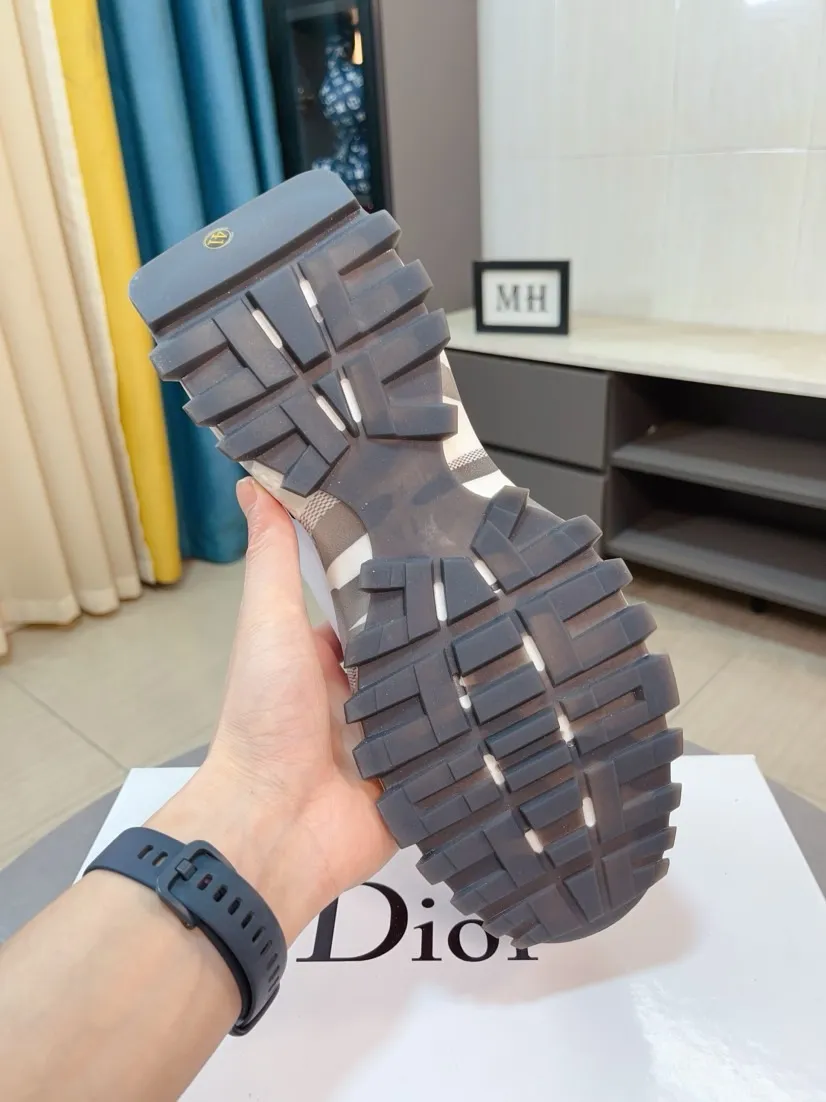 Men's men's shoes 💰458🌹🌹【Dior】Best-selling official website world premiere🔝High-end men's shoes brand official website latest series: The upper is made of imported cowhide with specially designed fabrics➕Mesh breathable lining. Make walking more convenient and comfortable! Compared with the official quality, Midea’s 1:1 replica. Create a fashionable personality to set off your uniqueness! A must-have for trendy men! Classic style. Men's sizes: 38-44.